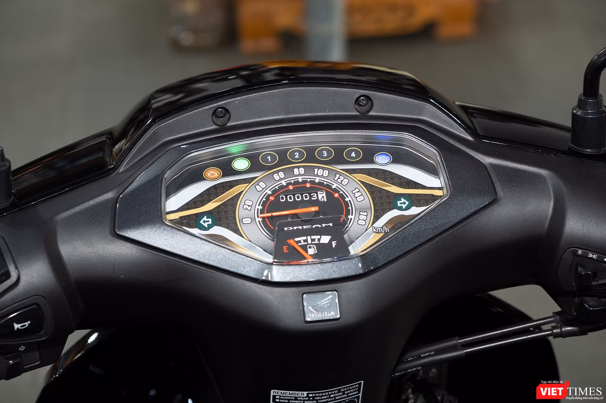 vt-Honda Dream NCX “phiên bản” Campuchia cập bến Việt Nam, giá từ 148 triệu đồng - Ảnh 4.jpg