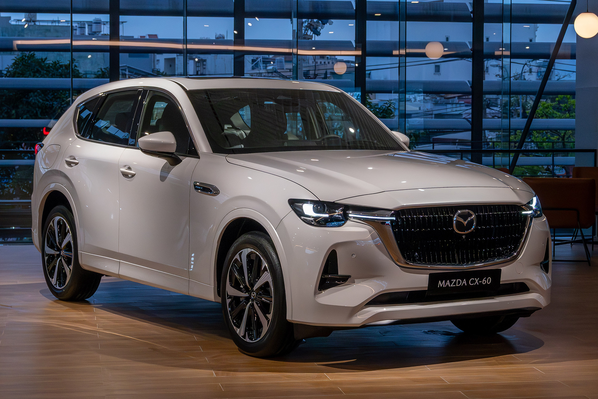 Cận cảnh bộ đôi SUV 'cận sang' vừa được Mazda giới thiệu tại Việt Nam, có động cơ hybrid cắm sạc - Ảnh 5.jpg