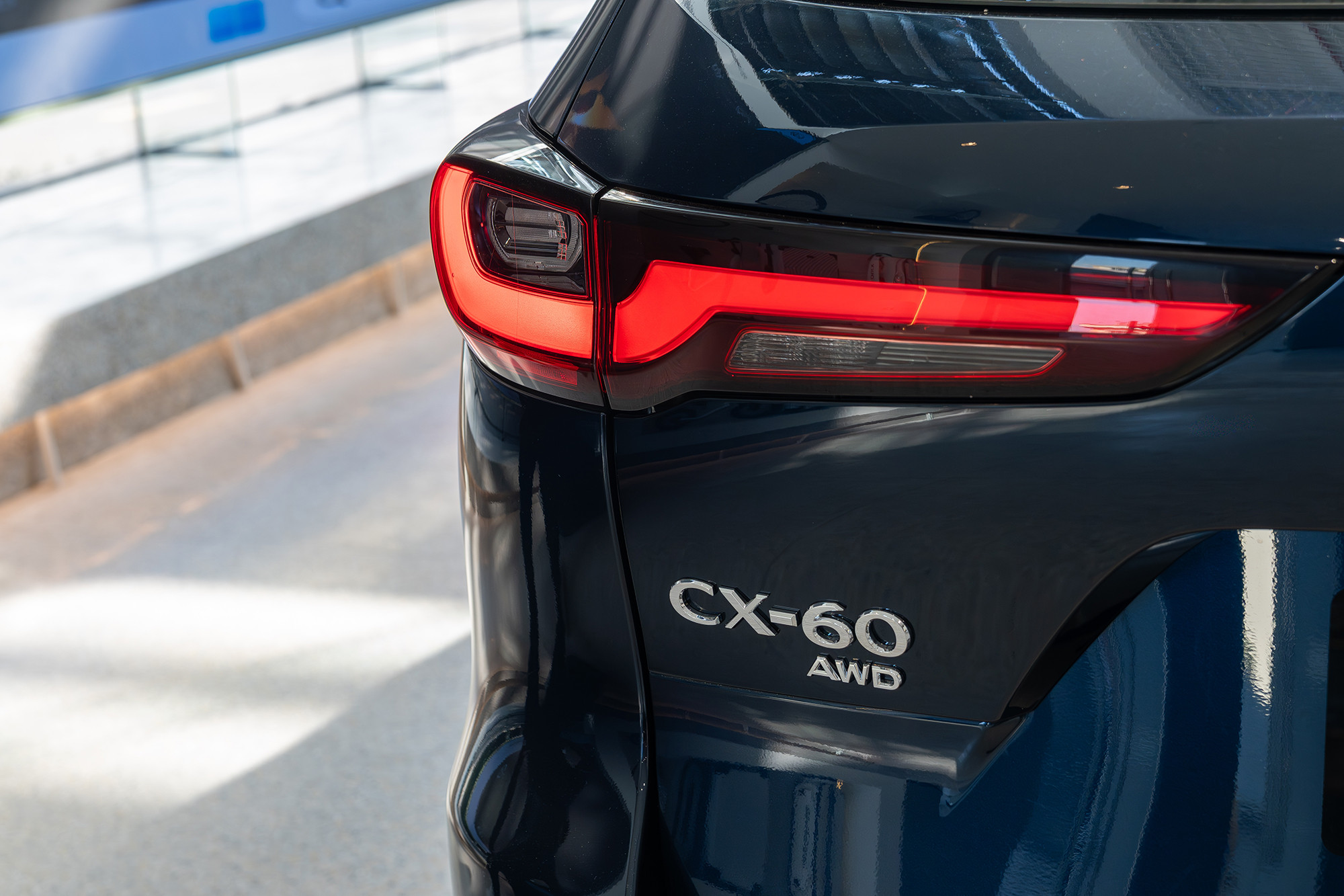 Cận cảnh bộ đôi SUV 'cận sang' vừa được Mazda giới thiệu tại Việt Nam, có động cơ hybrid cắm sạc - Ảnh 3.jpg