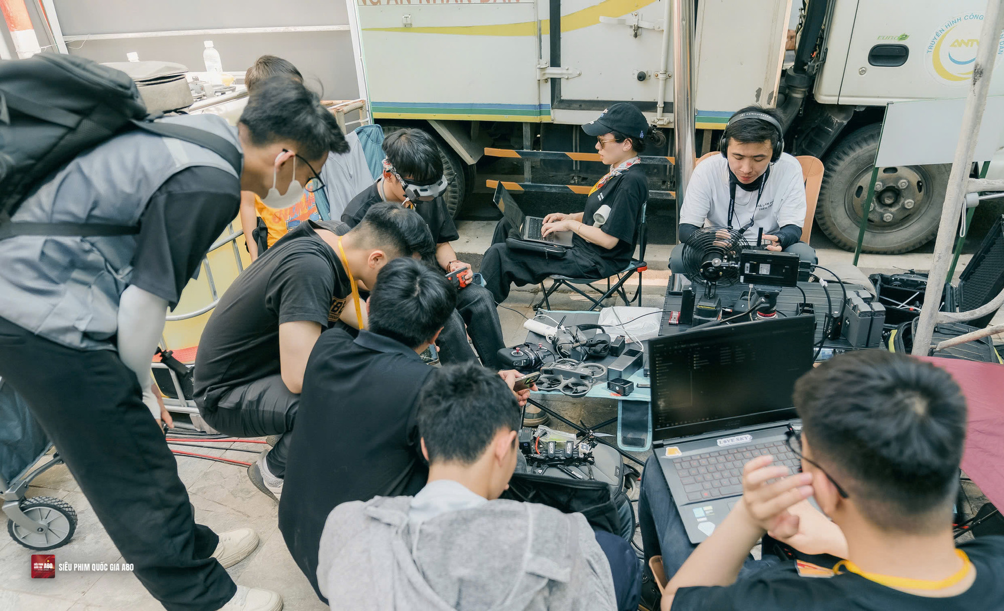 ảnh nhóm lam phim.jpg