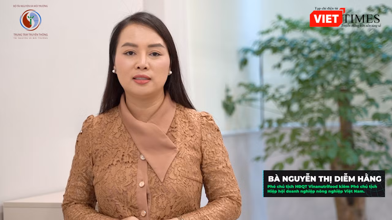 TIÊU DÙNG XANH 00007.00_22_29_29.Still005.jpg