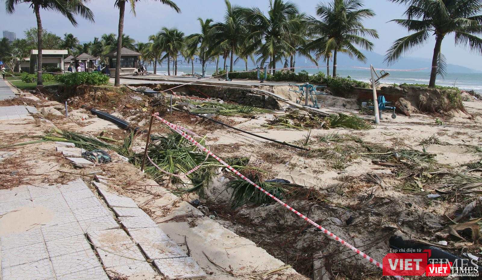 Một điểm xói lở nghiêm trọng trên đường Võ Nguyên Giáp