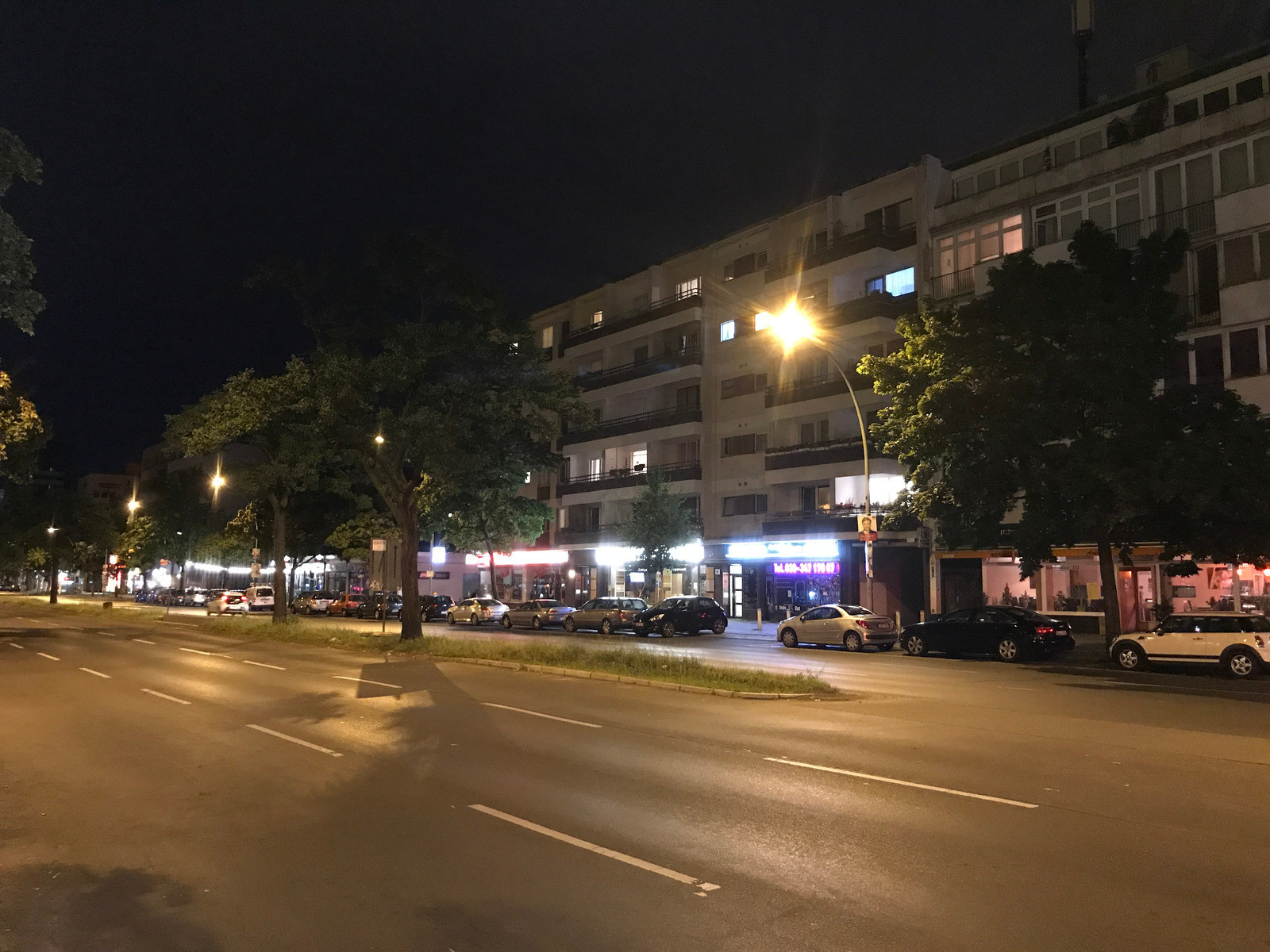 So sánh ảnh chụp từ LG V30 với Galaxy S8+ và iPhone 7 Plus ảnh 23