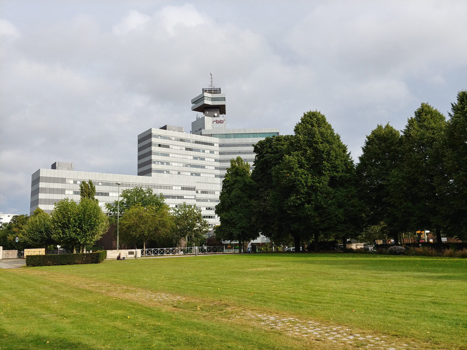 So sánh ảnh chụp từ LG V30 với Galaxy S8+ và iPhone 7 Plus ảnh 5