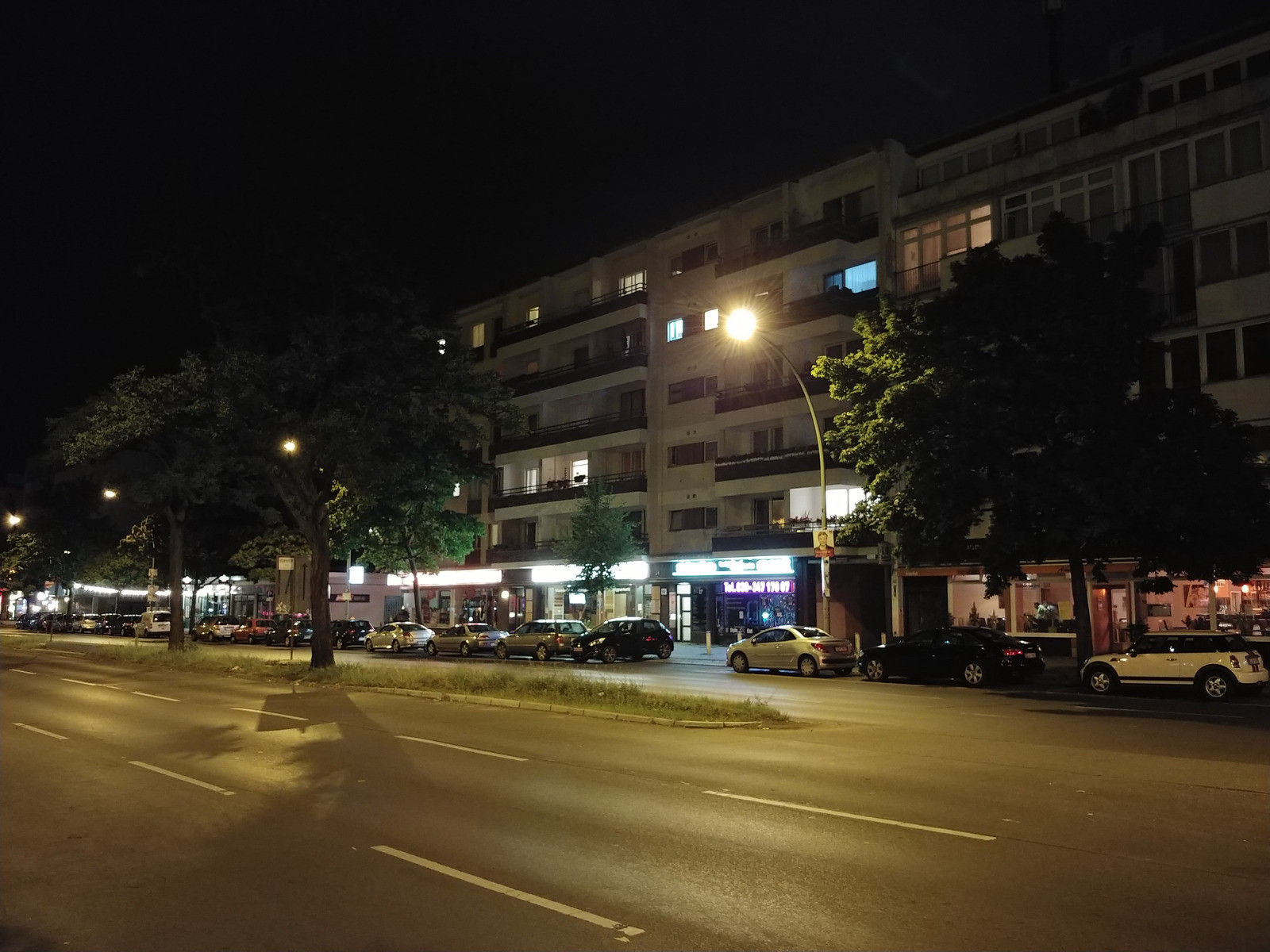 So sánh ảnh chụp từ LG V30 với Galaxy S8+ và iPhone 7 Plus ảnh 21