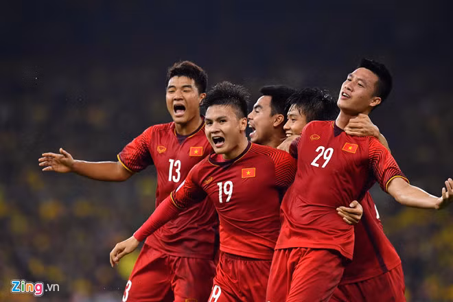 HLV Park Hang-seo: 'Chien thang nho mo hoi va nuoc mat cua cau thu' hinh anh 2