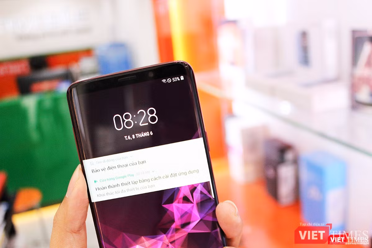 Galaxy S9 Plus có chức năng quét võng mạc và quét vân tay để nhận diện người chủ sở hữu Galaxy S9 Plus có chức năng quét võng mạc và quét vân tay để nhận diện người chủ sở hữu