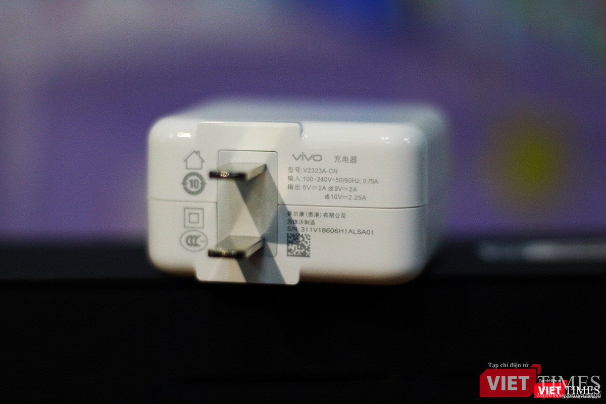 Củ sạc của Vivo Nex A là củ sạc nhanh.