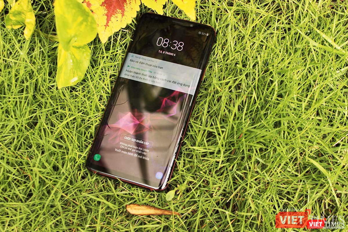 Cấu hình của Galaxy S9 Plus thuộc hàng mạnh nhất trên thị trường hiện nay, với chip Snapdragon 845, RAM 6GB, bộ nhớ trong 64 GB/128 GB tùy phiên bản, pin 3500 mAh, đạt chuẩn kháng nước IP68 Cấu hình của Galaxy S9 Plus thuộc hàng mạnh nhất trên thị trường hiện nay, với chip Snapdragon 845, RAM 6GB, bộ nhớ trong 64 GB/128 GB tùy phiên bản, pin 3500 mAh, đạt chuẩn kháng nước IP68