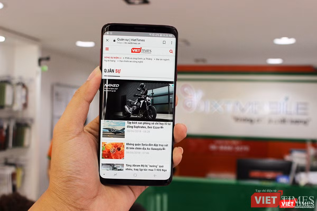 Máy được trang bị tấm nền Super AMOLED có hỗ trợ HDR+ do chính Samsung sản xuất Máy được trang bị tấm nền Super AMOLED có hỗ trợ HDR+ do chính Samsung sản xuất