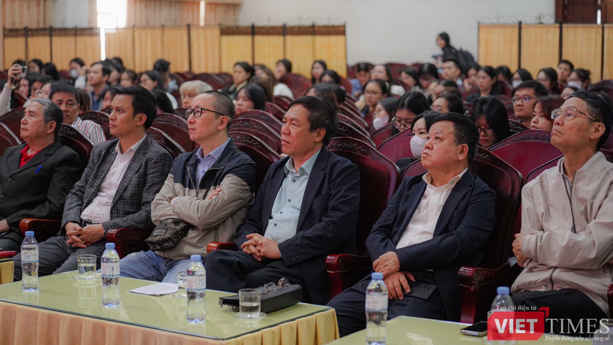 vt_AI ngay cang gioi 1.jpg