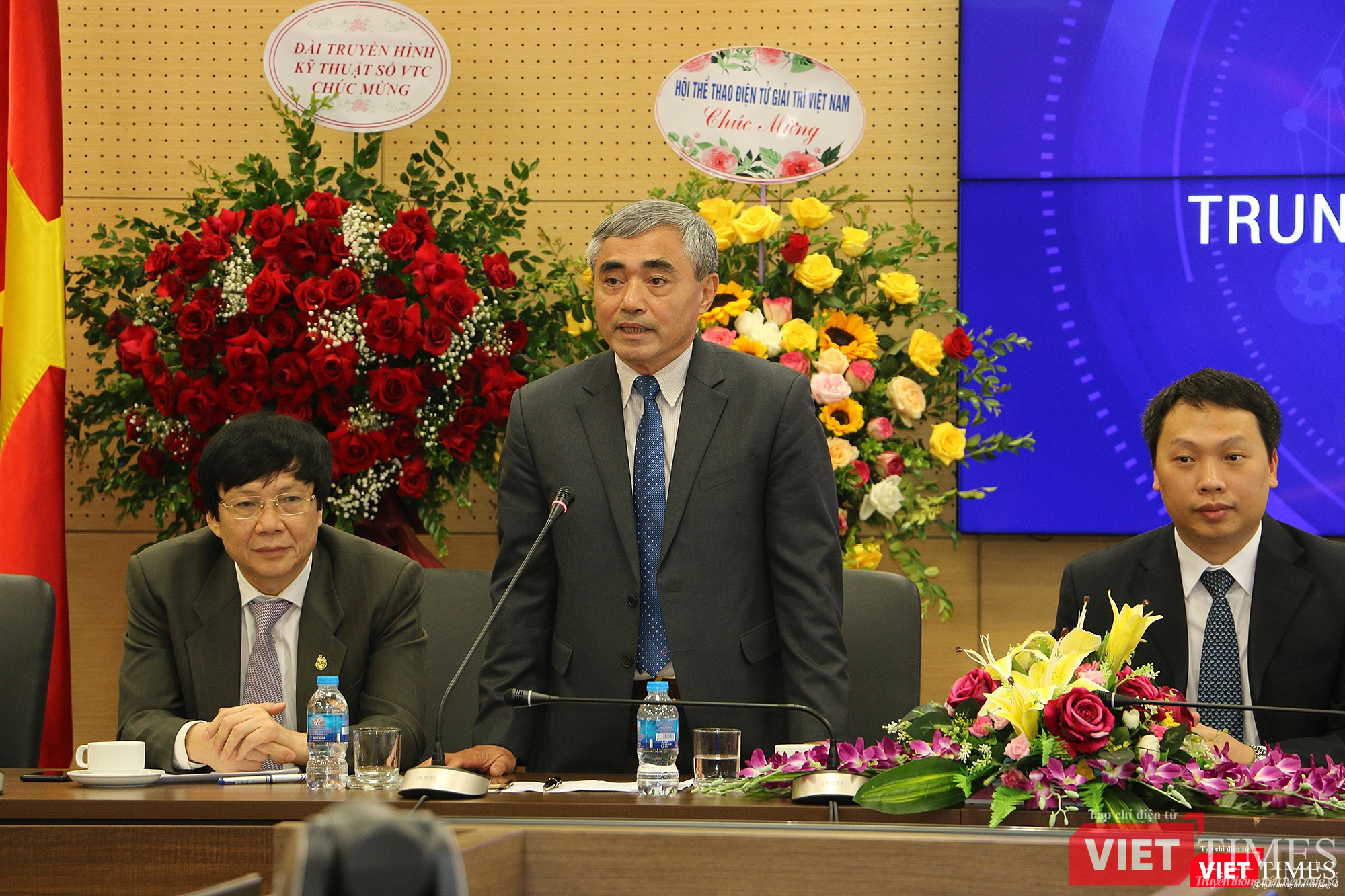 ông Nguyễn Minh Hồng giới thiệu đôi nét về Trung tâm Bản quyền số