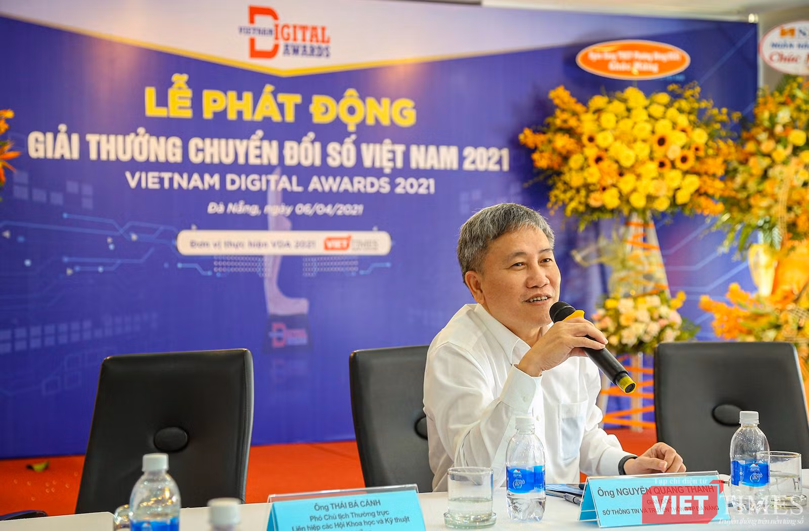 Ông Nguyễn Quang Thanh - Giám đốc Sở TT&amp;TT TP Đà Nẵng trả lời câu hỏi của báo giới tại họp báo