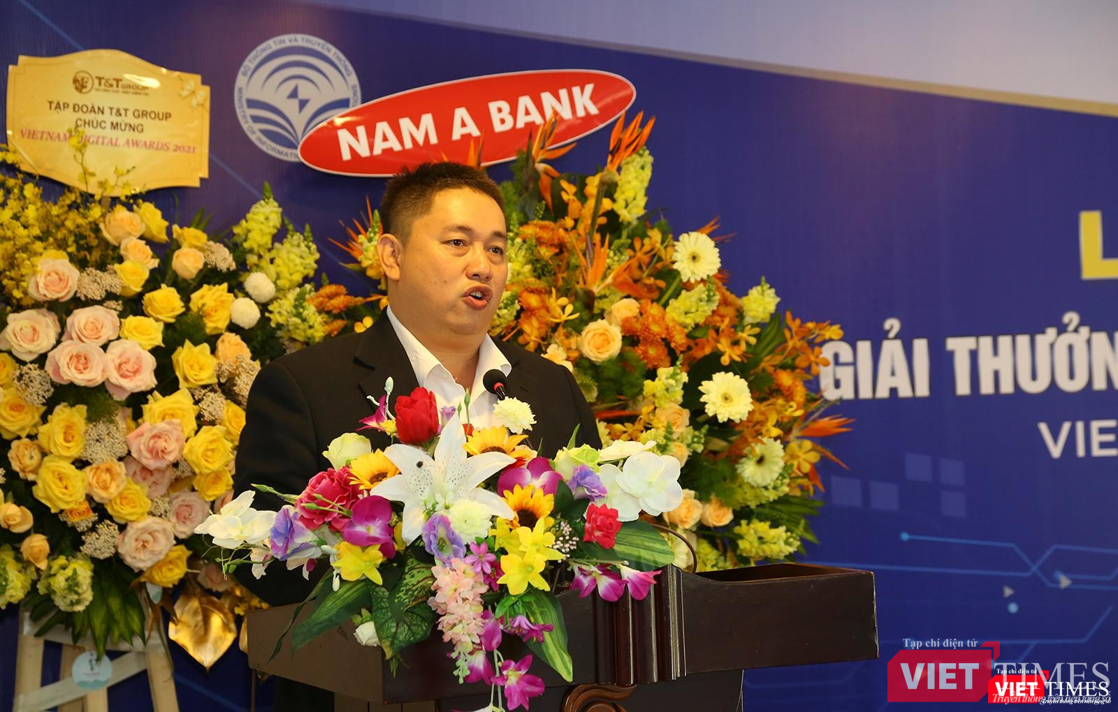 Ông Vũ Tuấn Anh - Phó Tổng Giám đốc Dr SME tại buổi họp báo sáng 6/4 tại Đà Nẵng