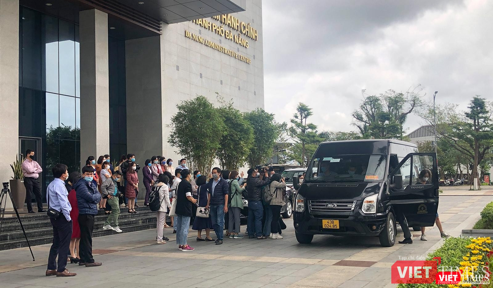 Đoàn xe chuẩn bị lên đường