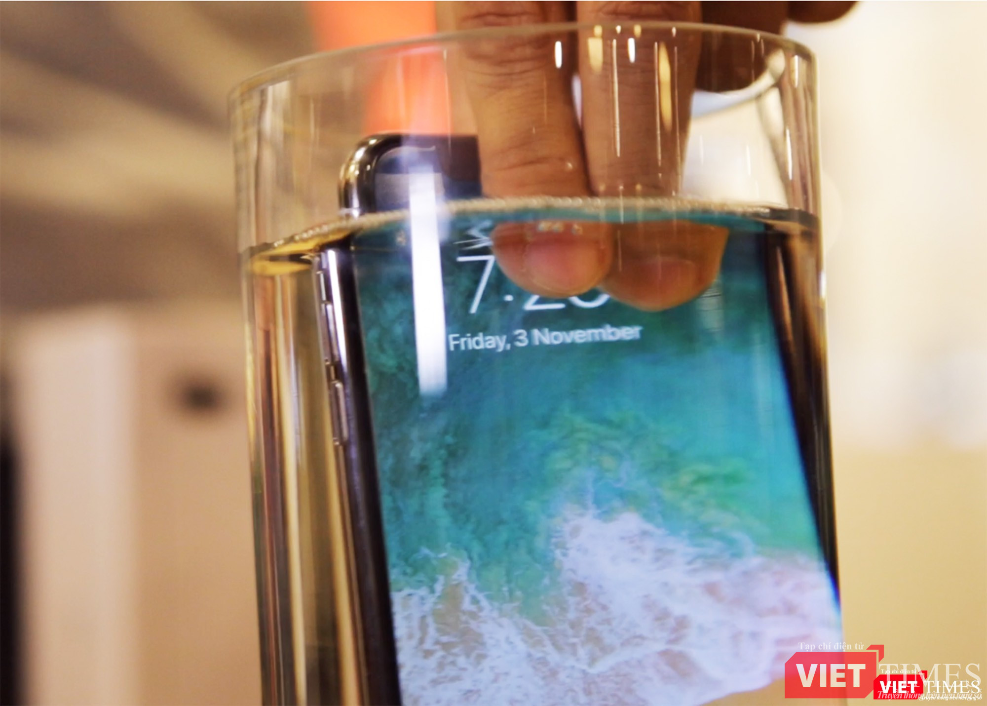 Đây chính là chiếc iPhone X đầu tiên xuất hiện tại Hà Nội ảnh 6