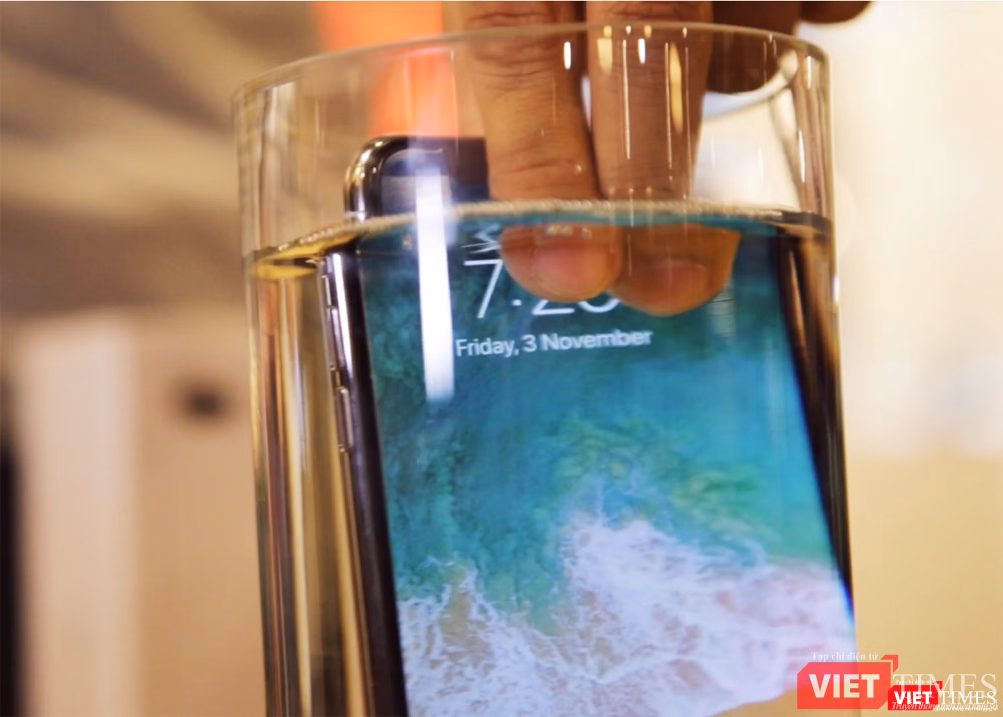 Đây chính là chiếc iPhone X đầu tiên xuất hiện tại Hà Nội ảnh 6