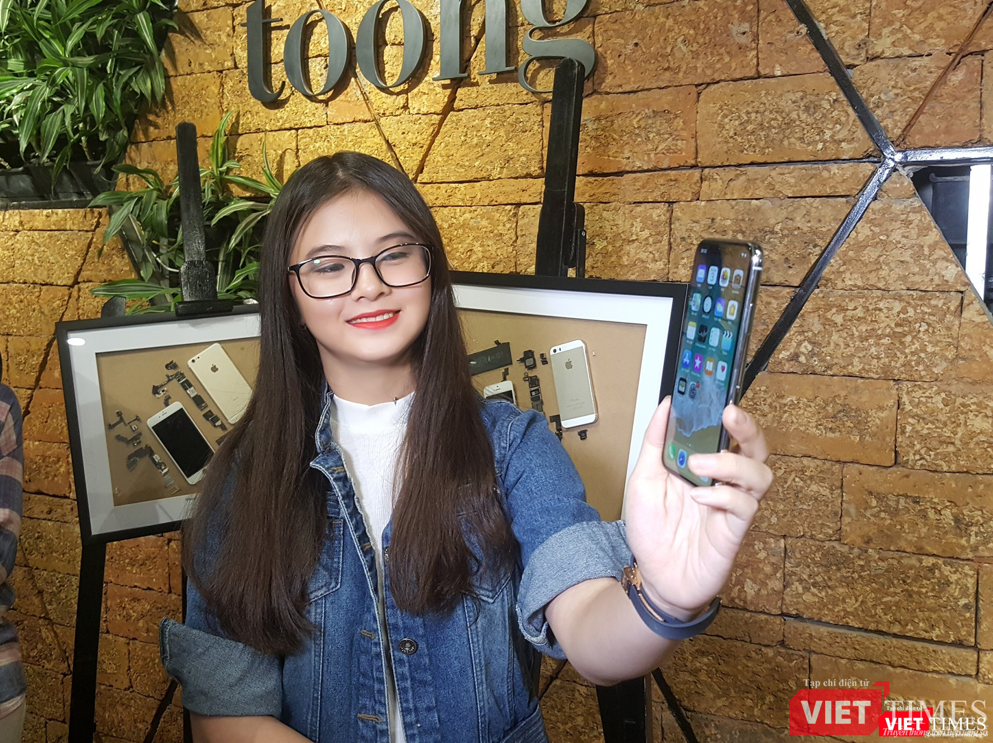 Đây chính là chiếc iPhone X đầu tiên xuất hiện tại Hà Nội ảnh 13