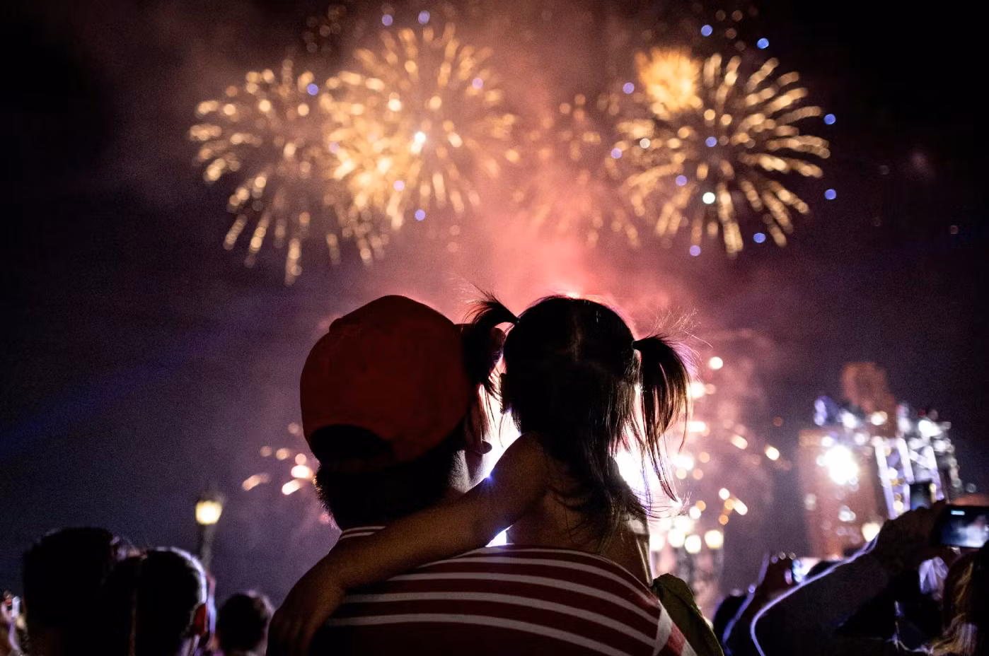 Pháo hoa ngày Tết Nguyên đán ở Manila, Philippines ngày 29/1. Ảnh: Reuters.