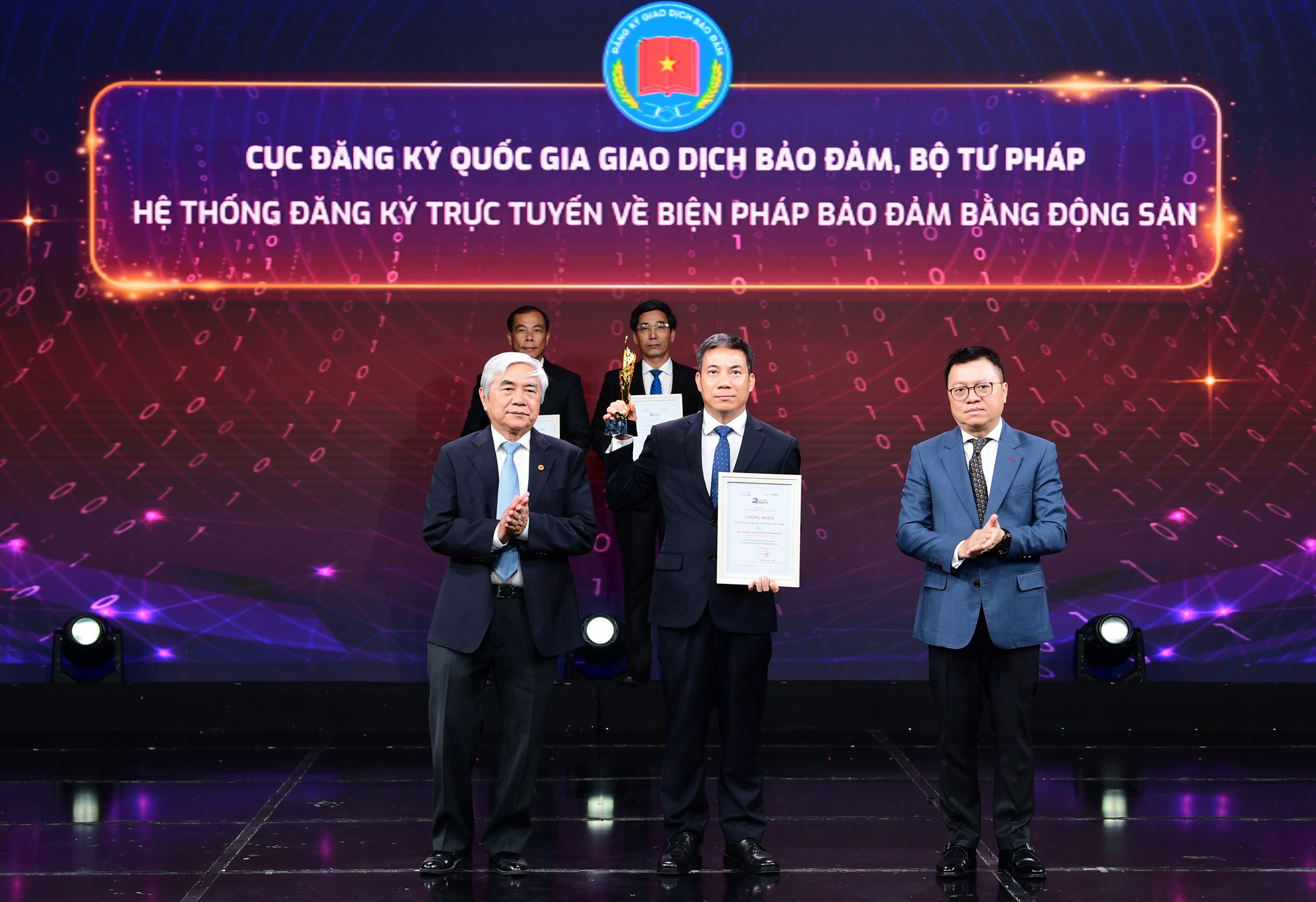 vha-8823-7951 (1).jpg