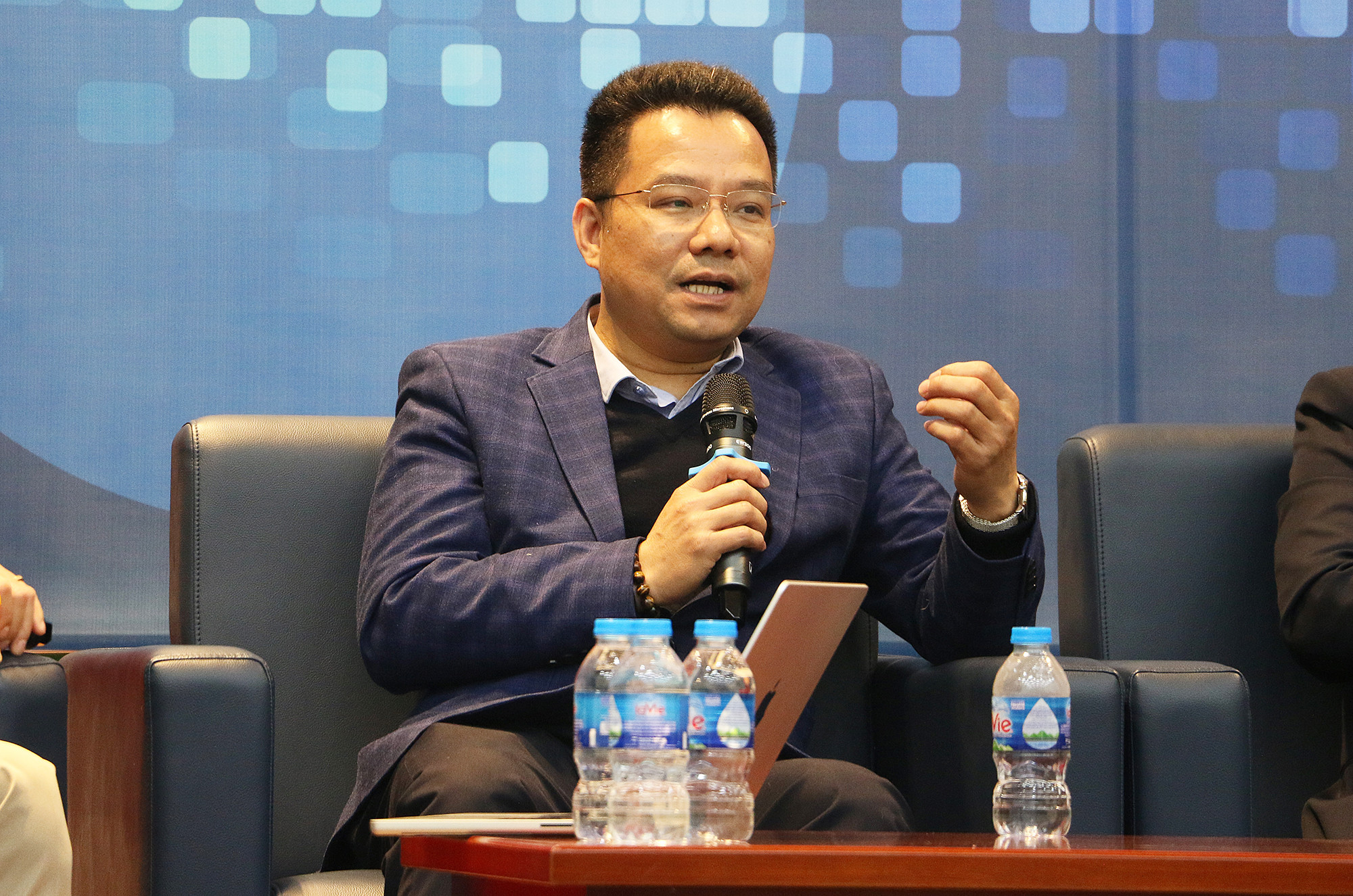 TS. Phạm Hiển, Trưởng phòng, Viện Ngôn ngữ học TS. Phạm Hiển, Trưởng phòng, Viện Ngôn ngữ học