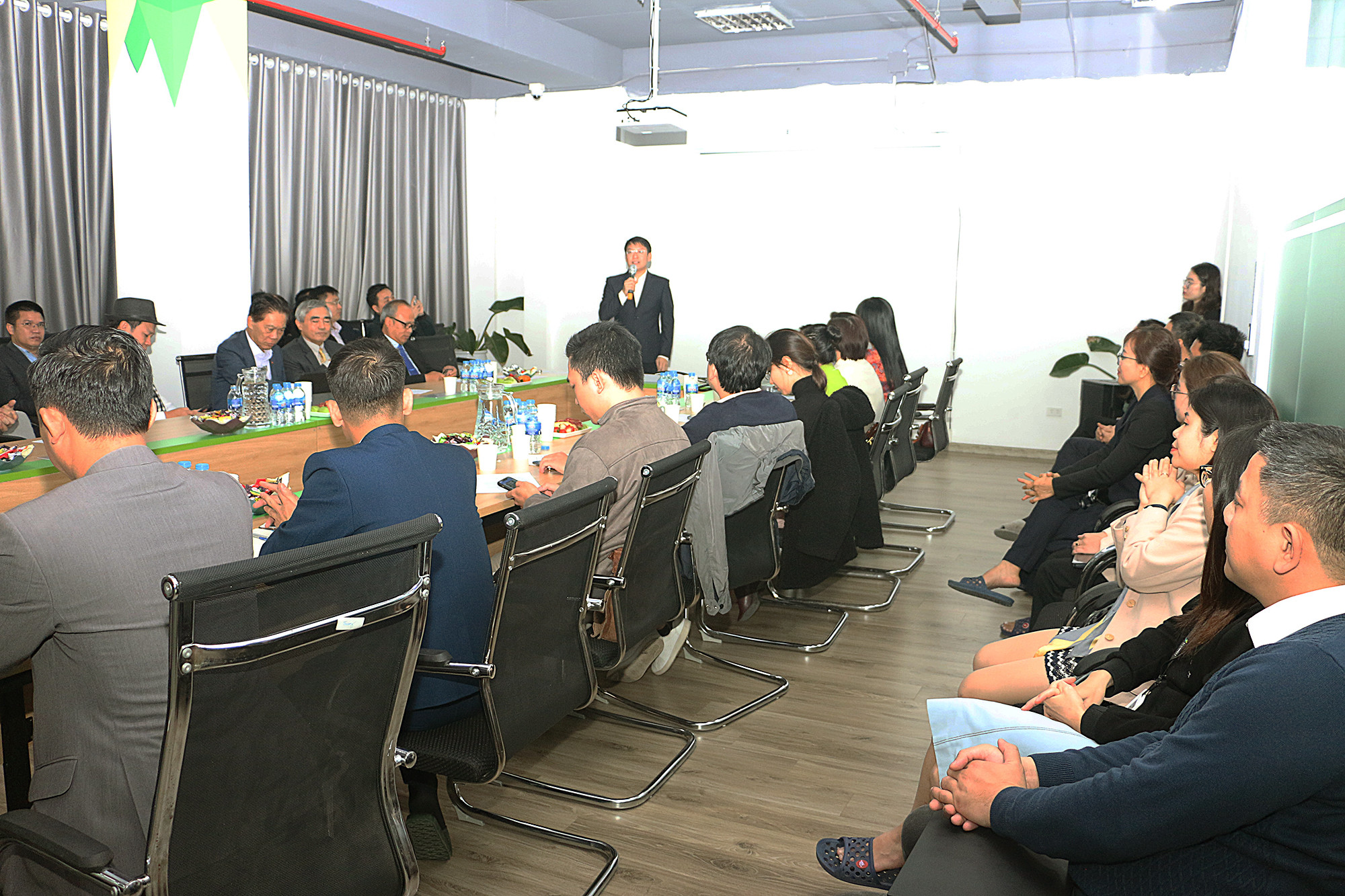 Đại diện đoàn VDCA, ông Vũ Kiêm Văn, Phó Chủ tịch kiêm Tổng thư ký VDCA phát biểu cảm ơn sự đón tiếp của phía Sconnect