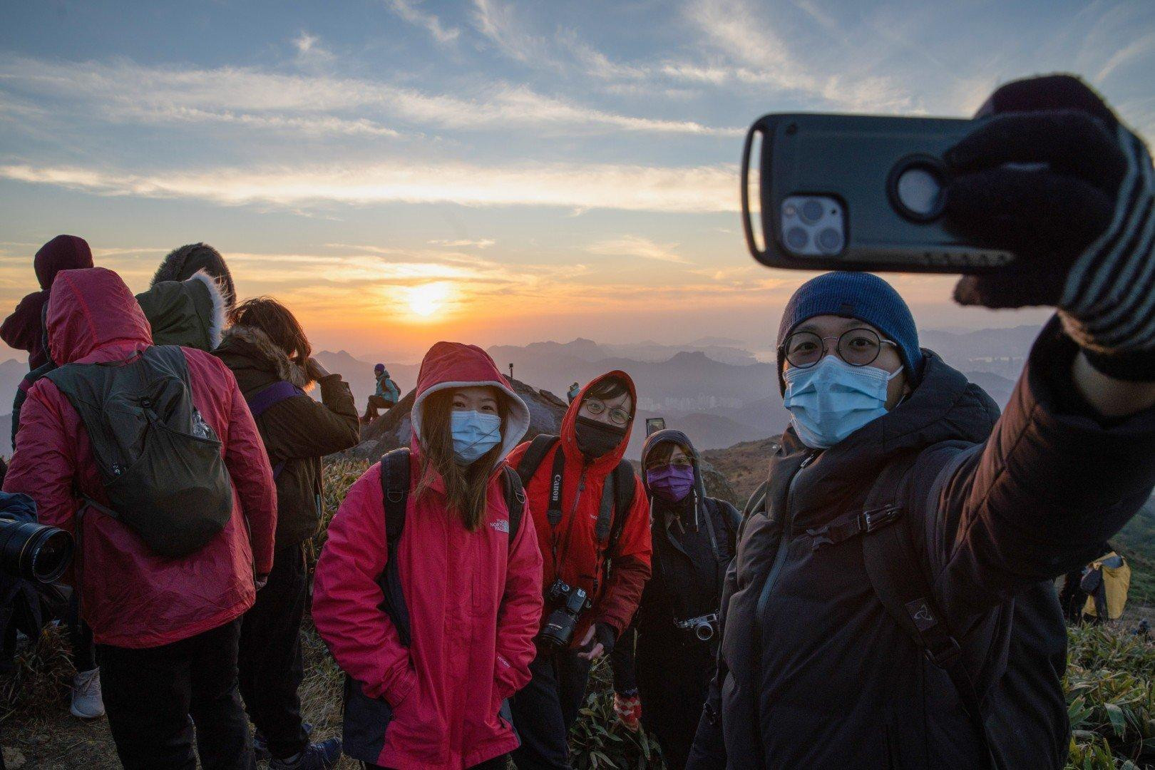Người dân Hồng Kông đi "phượt" đón năm mới (ảnh: Winson Wong) Người dân Hồng Kông đi "phượt" đón năm mới (ảnh: Winson Wong)