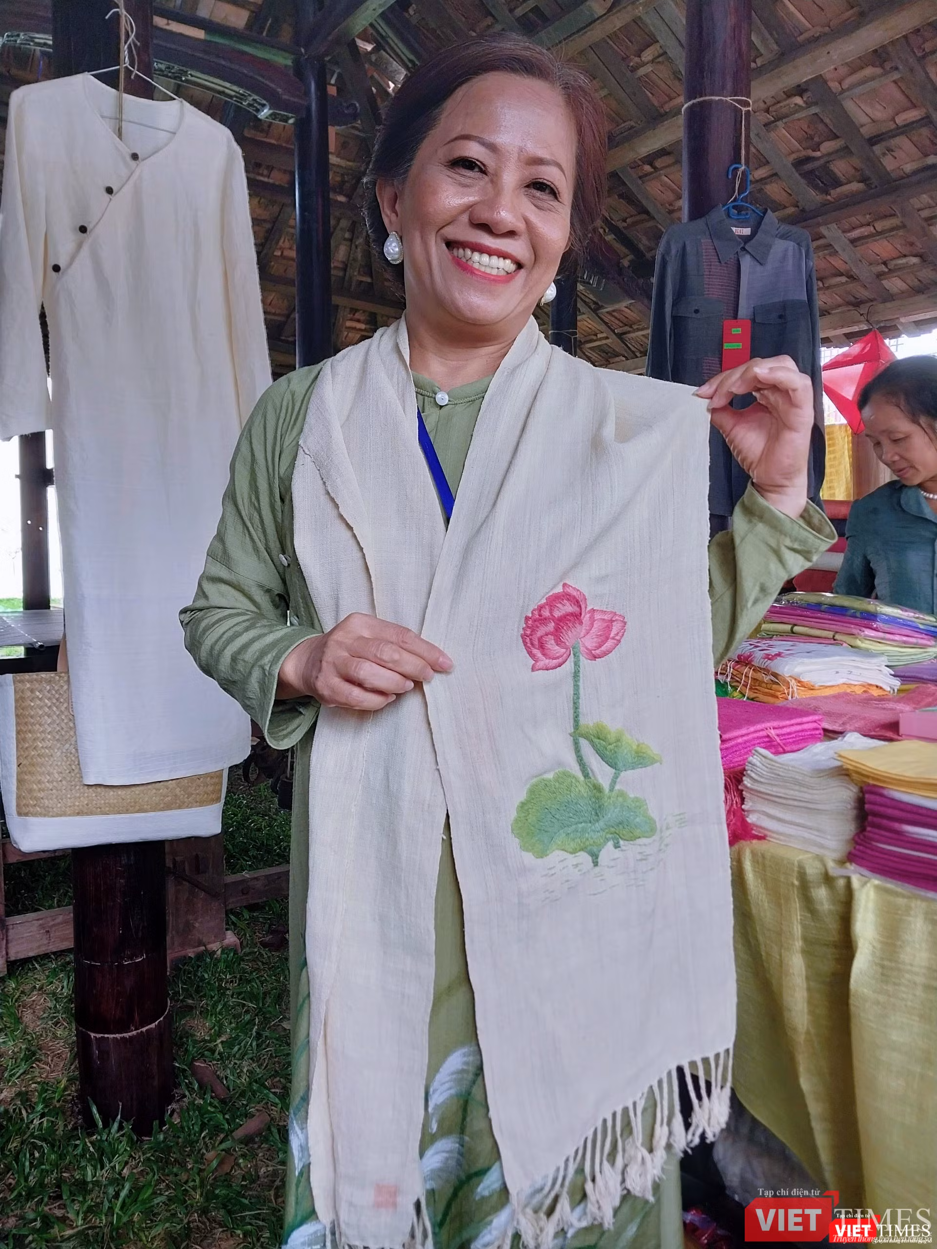 Sản phẩm lụa làng nghề dệt lụa Phùng Xá