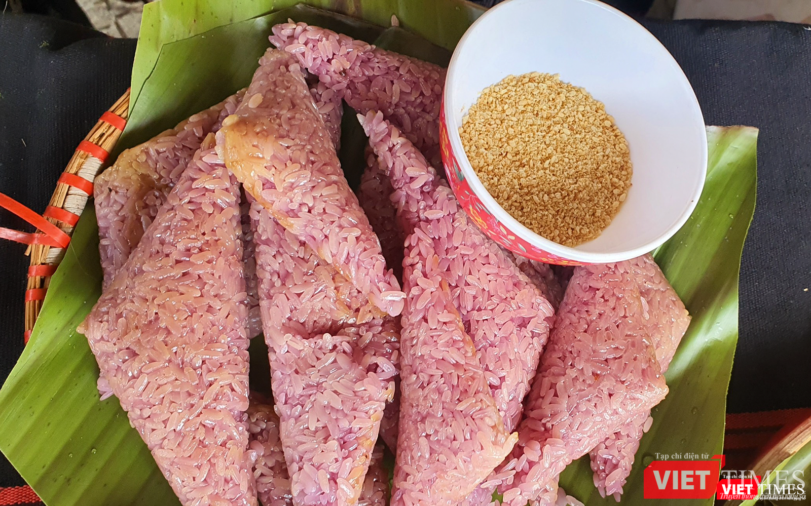 Xôi nắm muối mè