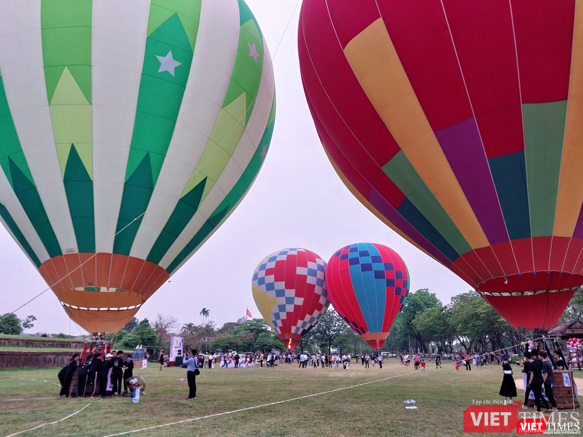 Quang cảnh lễ hội khinh khí cầu Huế năm 2023