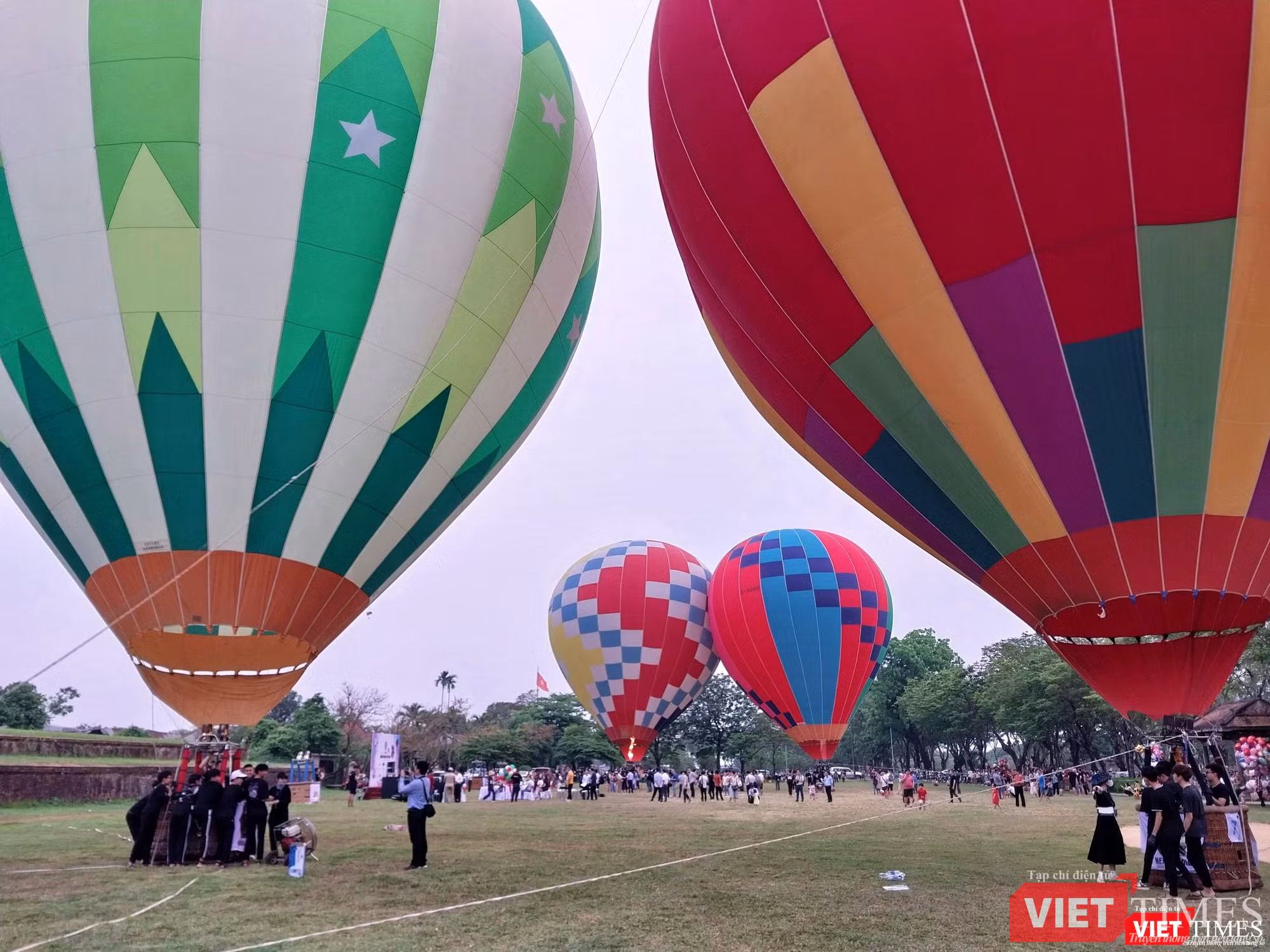 Quang cảnh lễ hội khinh khí cầu Huế năm 2023