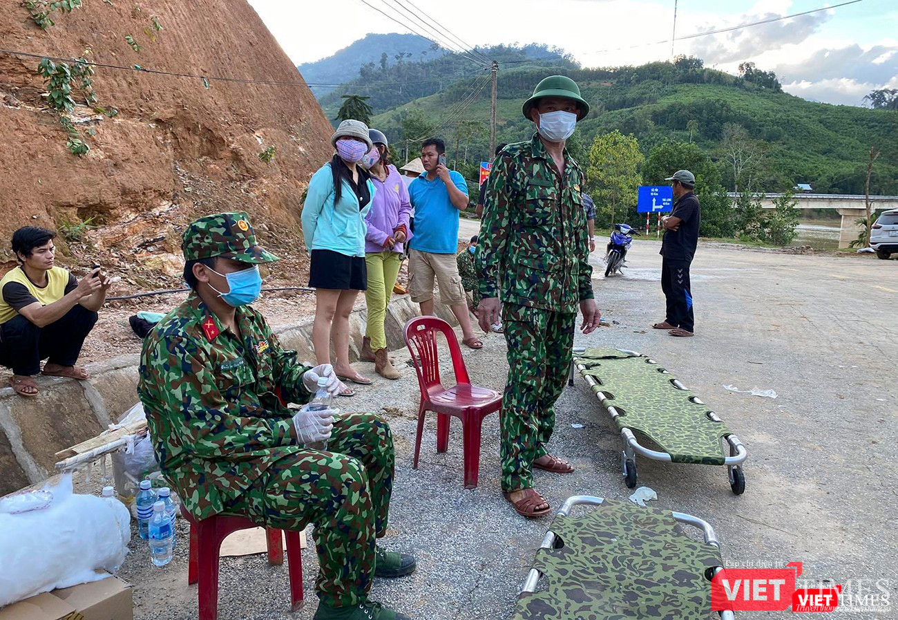 Các lực lượng tiếp tục túc trực để cứu nạn các nạn nhân