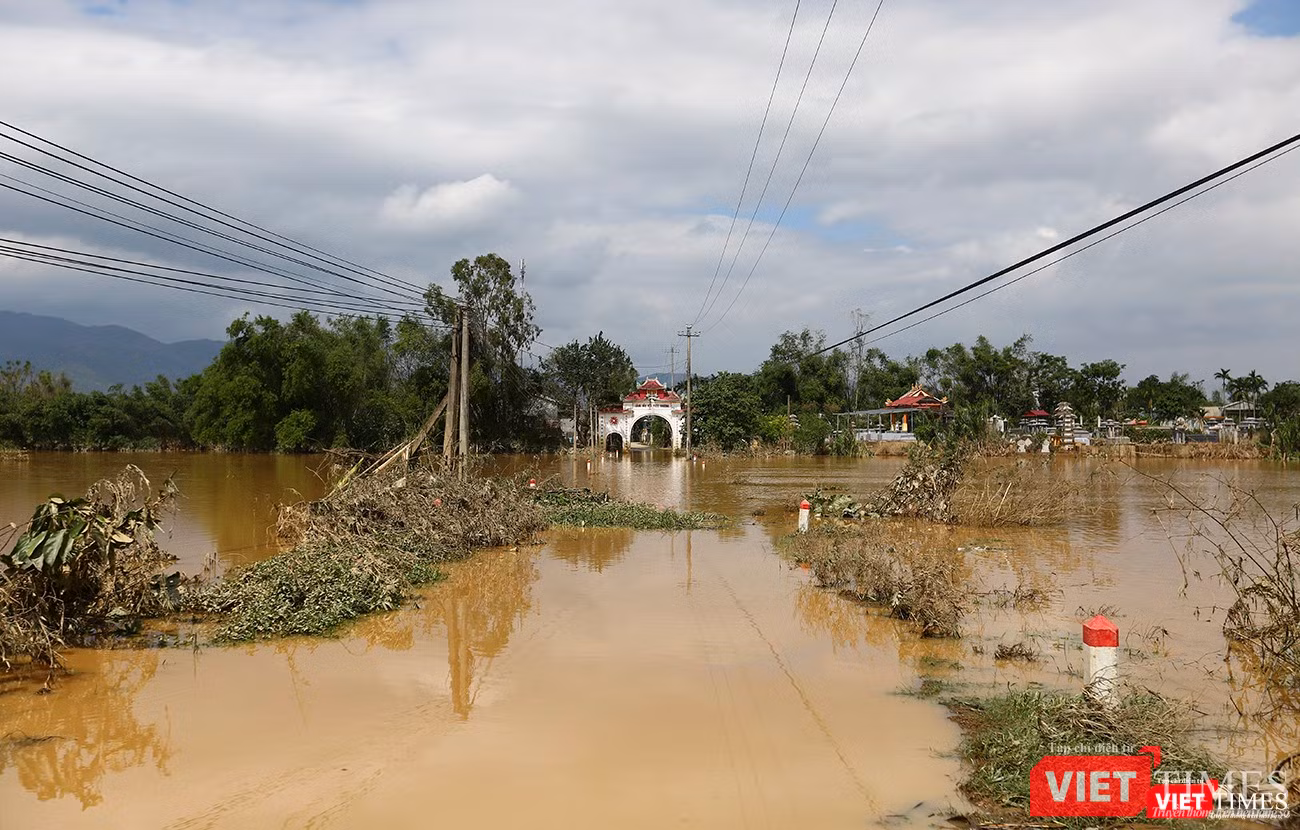 Làng văn hoá Phúc Khương bị chia cắt