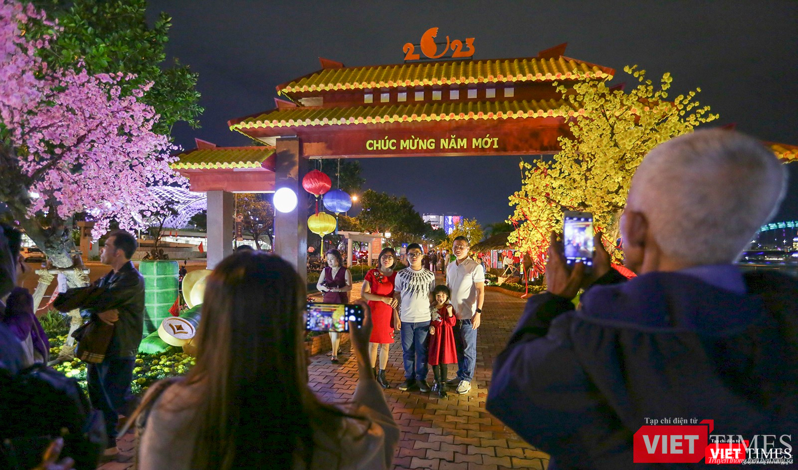 Đường hoa xuân Bạch Đằng