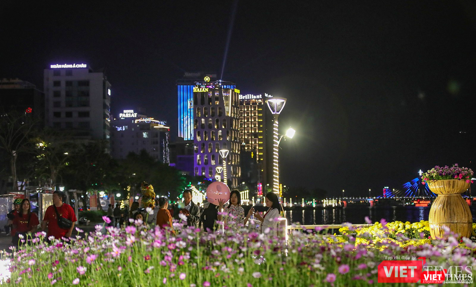 Đà Nẵng đêm 30 Tết Quý Mão