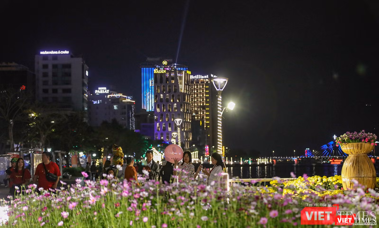 Đà Nẵng đêm 30 Tết Quý Mão