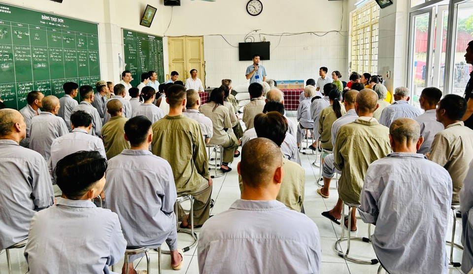 Ha noi tiep nhan 225 nguoi lang thang co nho ve cham soc nuoi duong.jpg