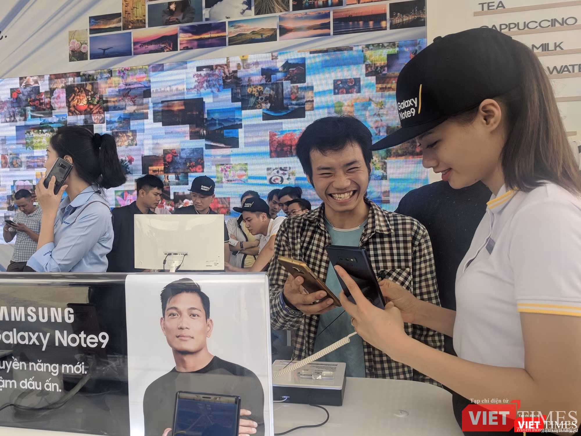 Đa số khách tham quan hài lòng về Galaxy Note 9
