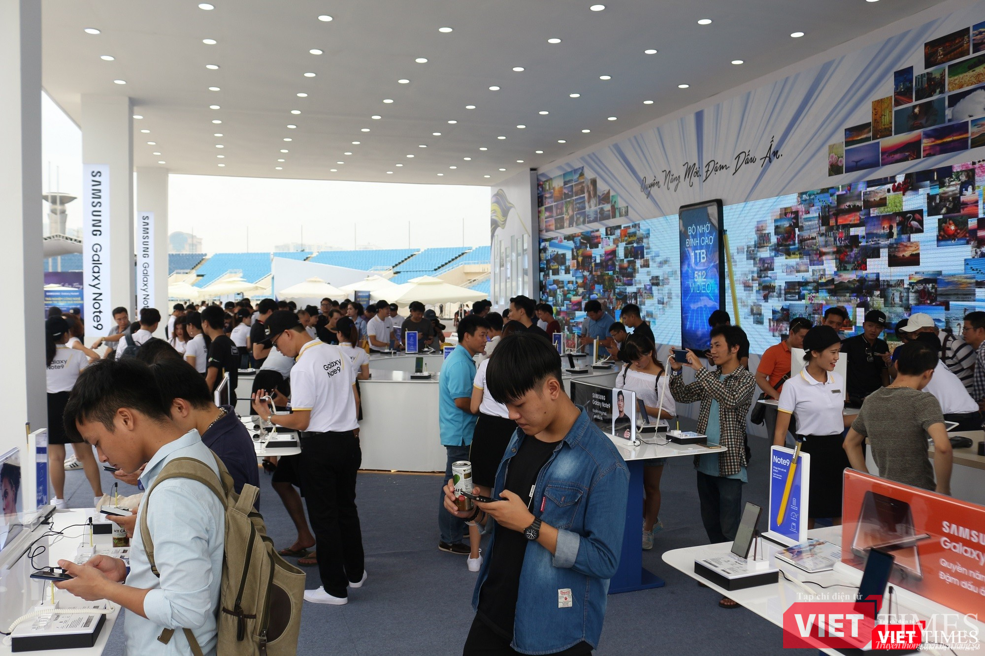 Toàn cảnh khu trải nghiệm tại sân vận động quốc gia Mỹ Đình