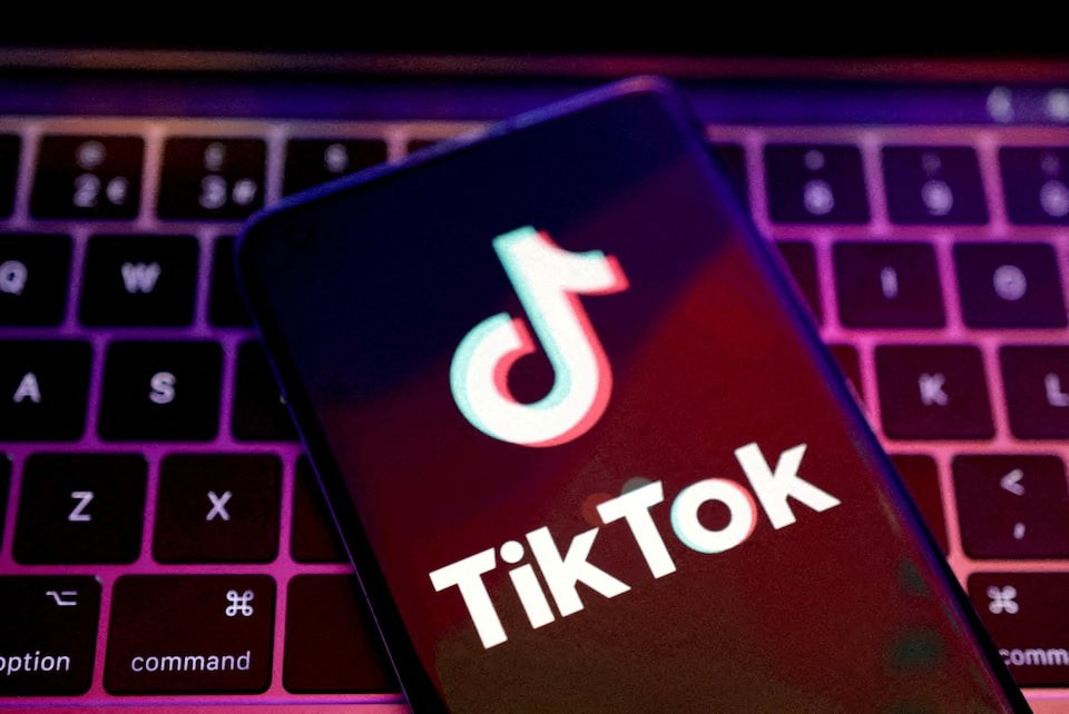 tiktok logo smartphone.jpg