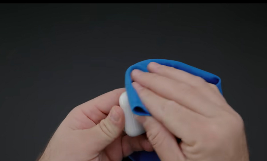 ve sinh airpods 3.jpg