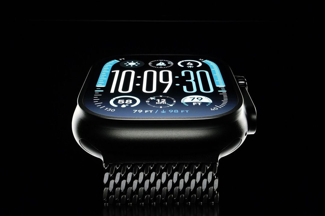 Apple Watch Ultra 2 black satin.jpg