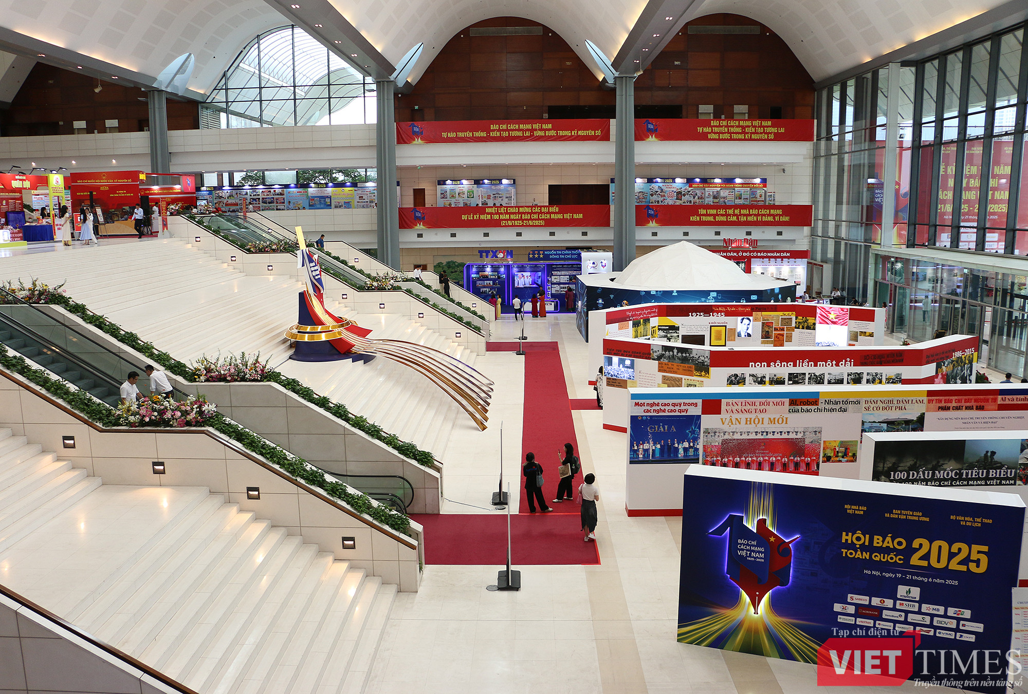 vt_toan canh hoi bao.jpg