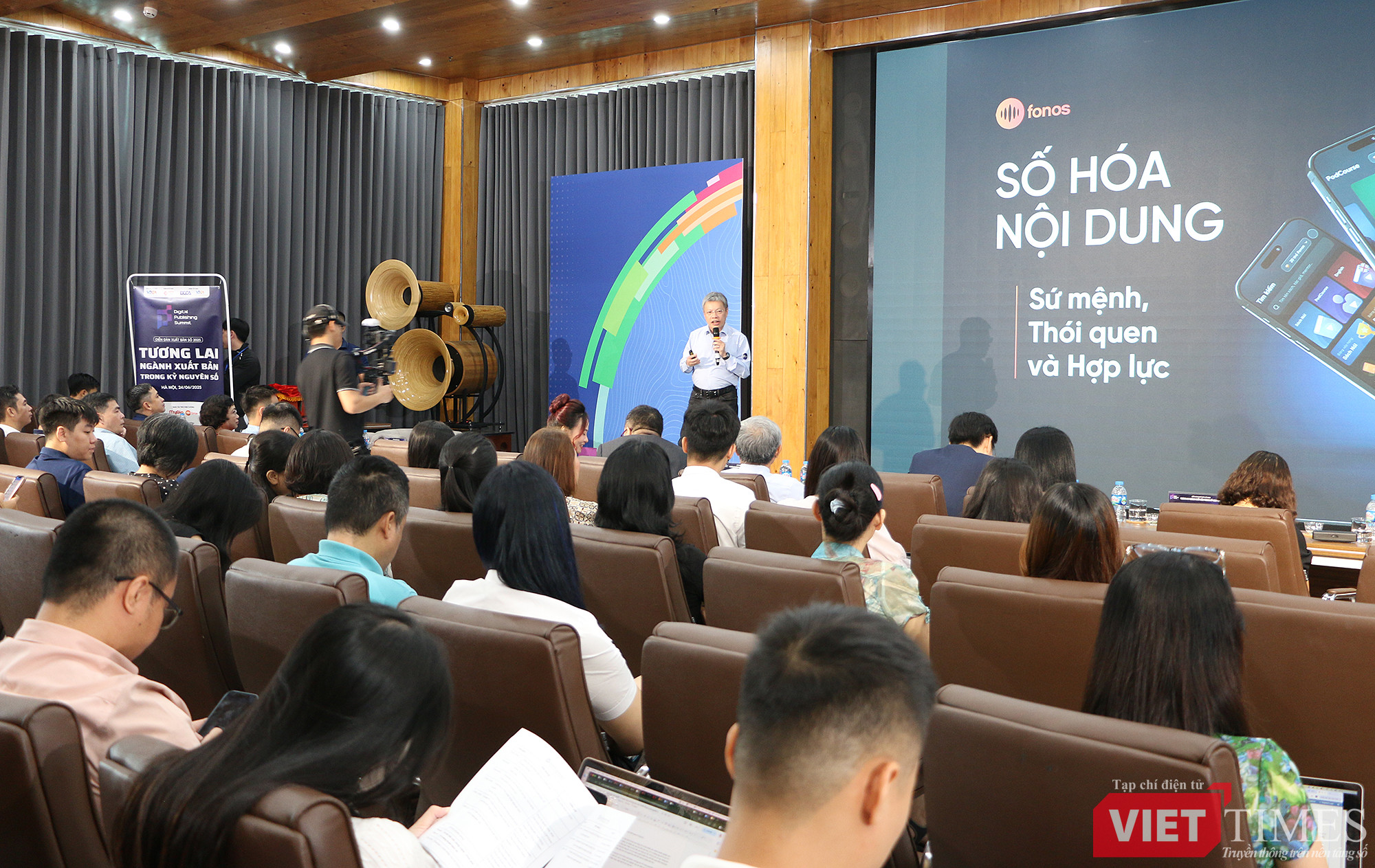 vt_le quoc vinh fonos 2.jpg