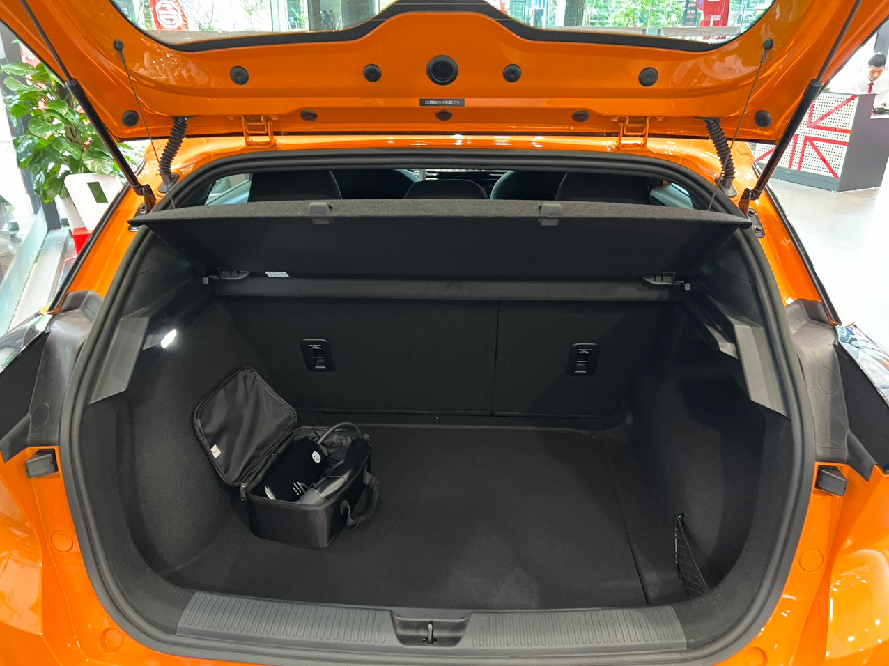 khoang hành lý.jpg