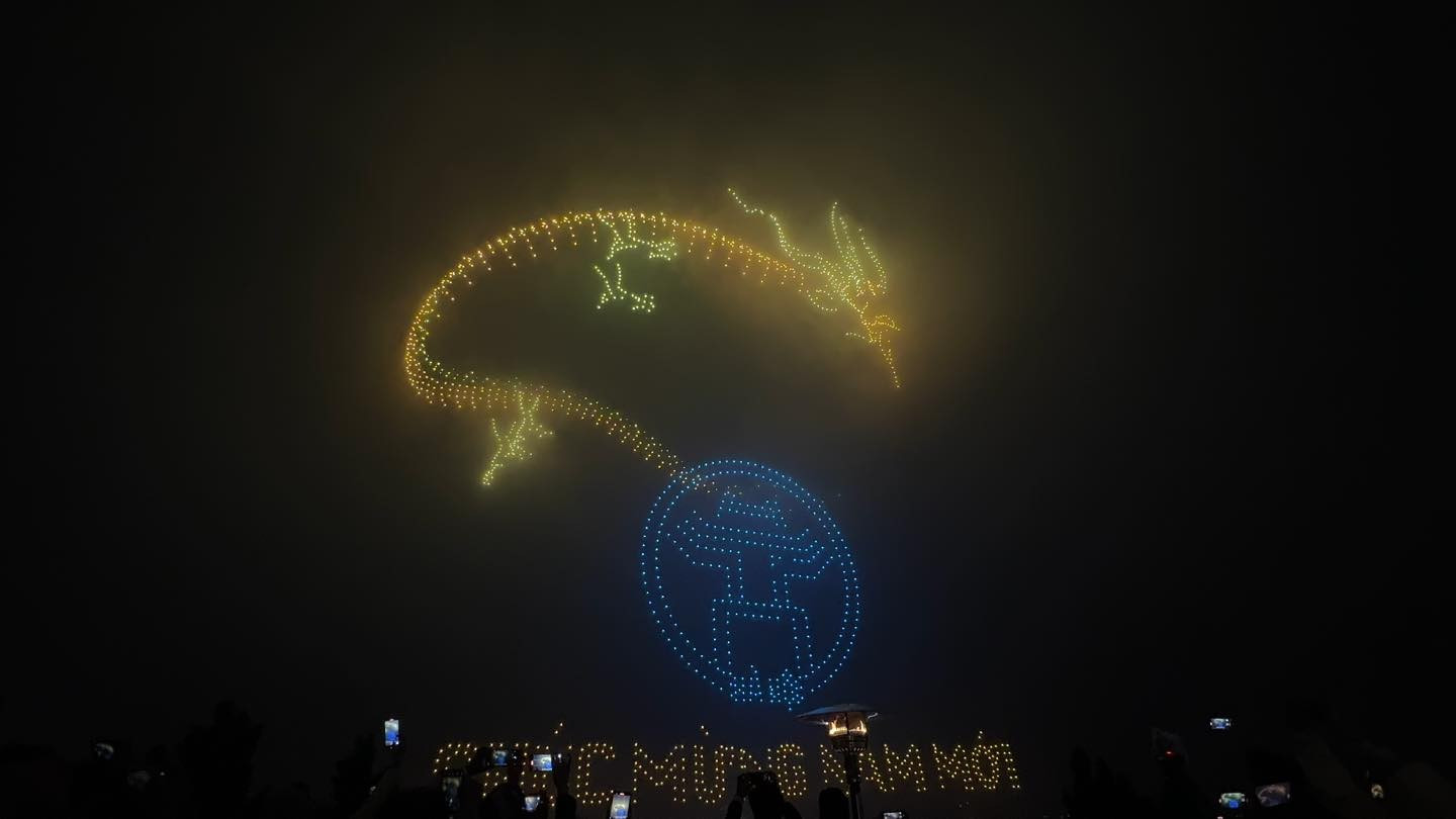 Drone bieu dien Ha Noi.jpg