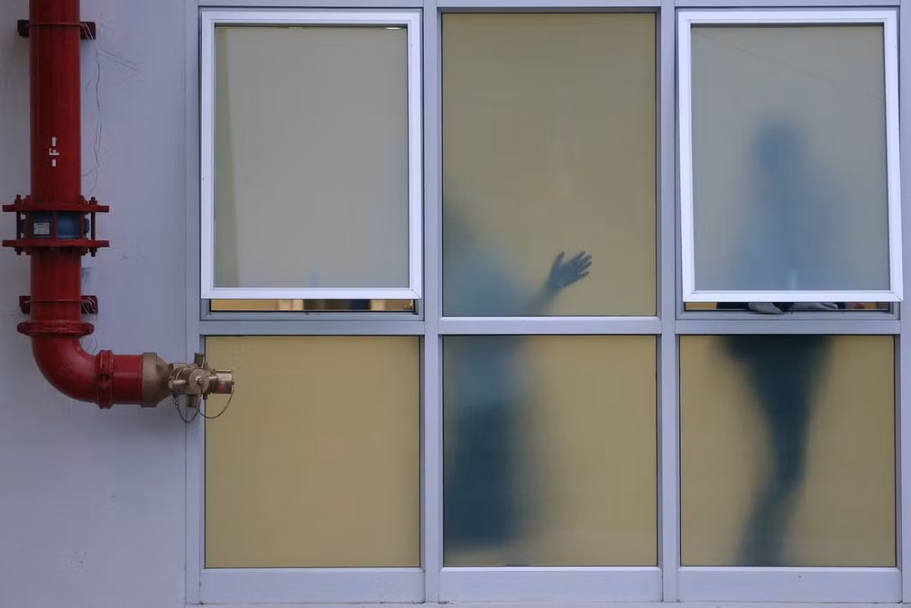 Những người điều trị tại bệnh viện Chiangrai Prachanukroh (ảnh Reuters)