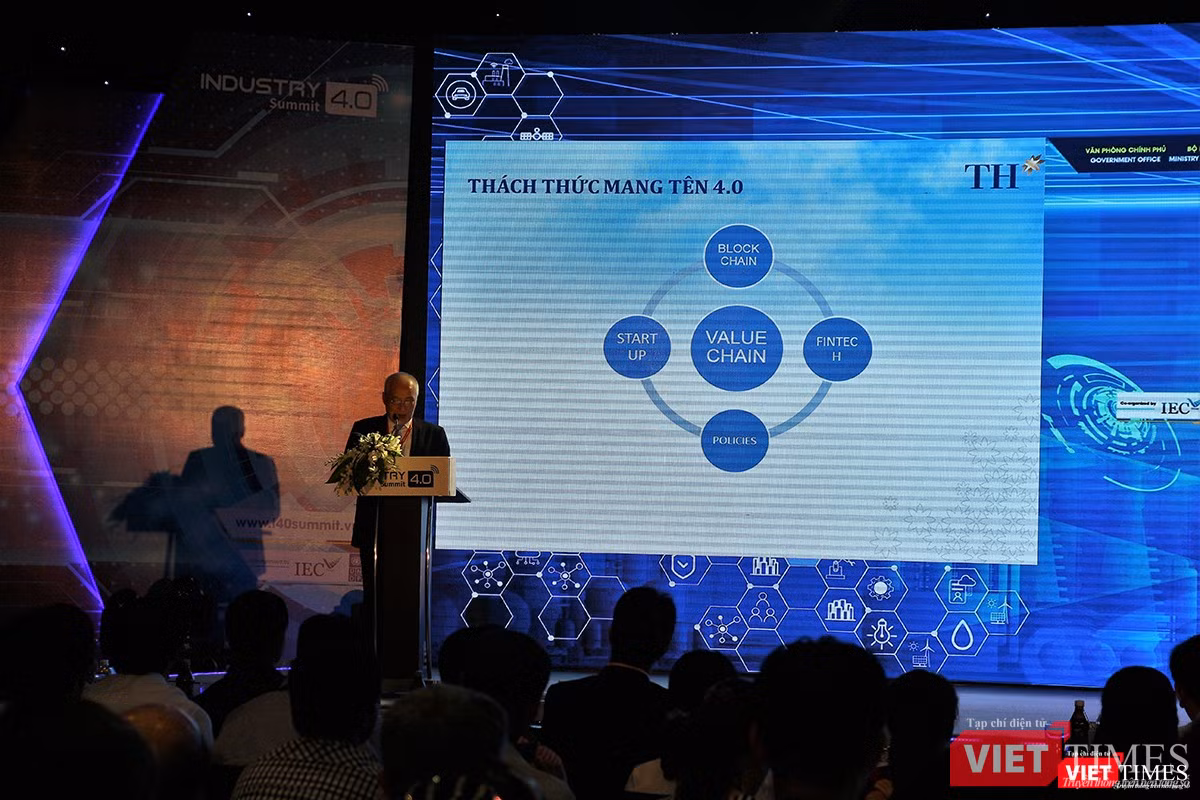 Bên cạnh triển lãm là các hội thảo chuyên đề về nông nghiệp thời đại 4.0, đô thị thông minh, tài chính ngân hàng