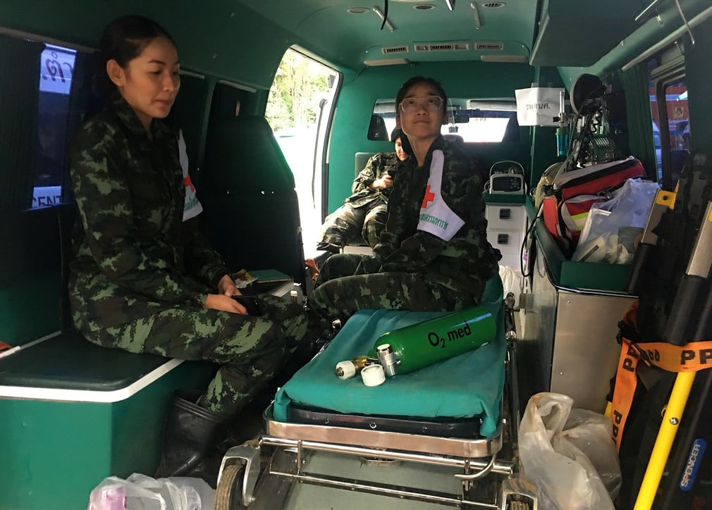 Bên trong xe cứu thương (ảnh Reuters) Bên trong xe cứu thương (ảnh Reuters)