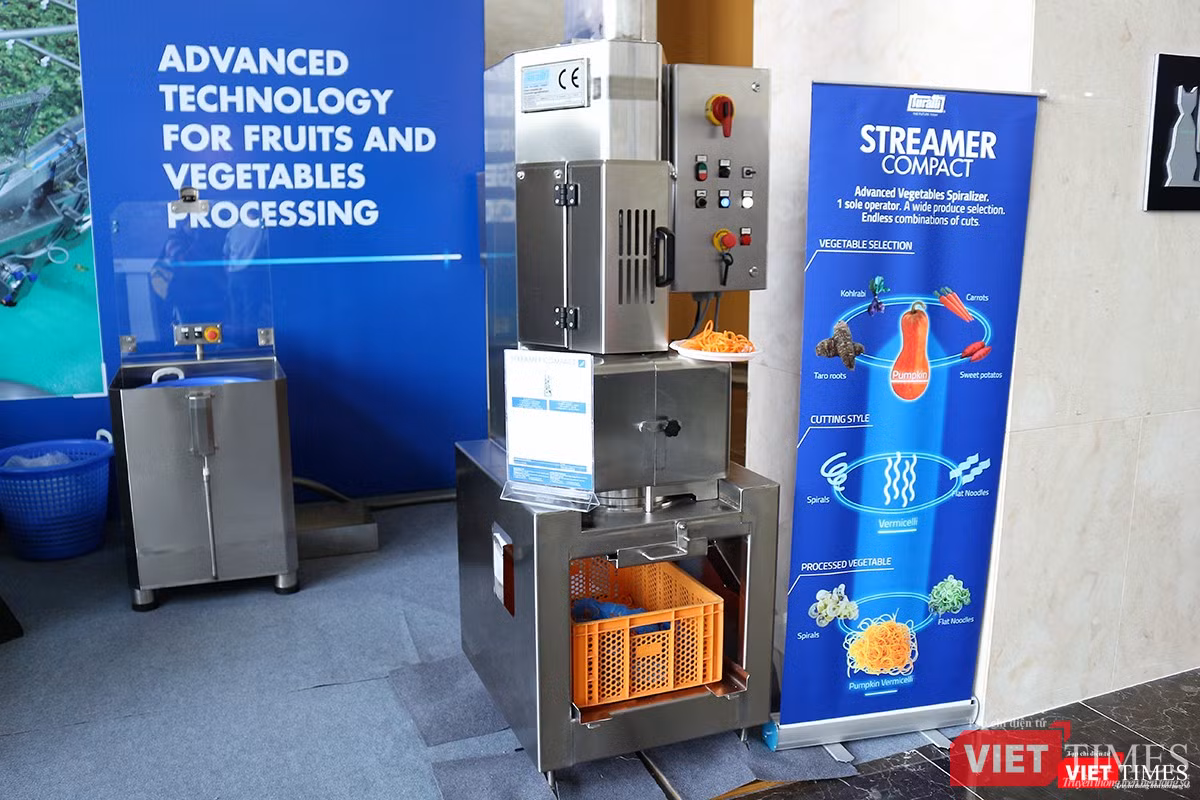 Một chiếc máy chế biến hoa quả